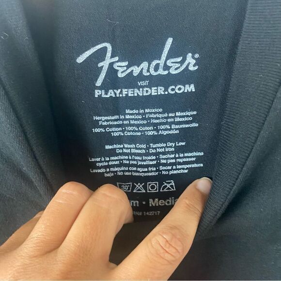 Fender Bass Tshirt NWT - Picture 3 of 3